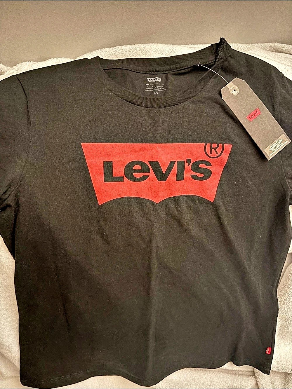 Levi's Relaxed Fit Short Sleeve Graphic T-Shirt NWT